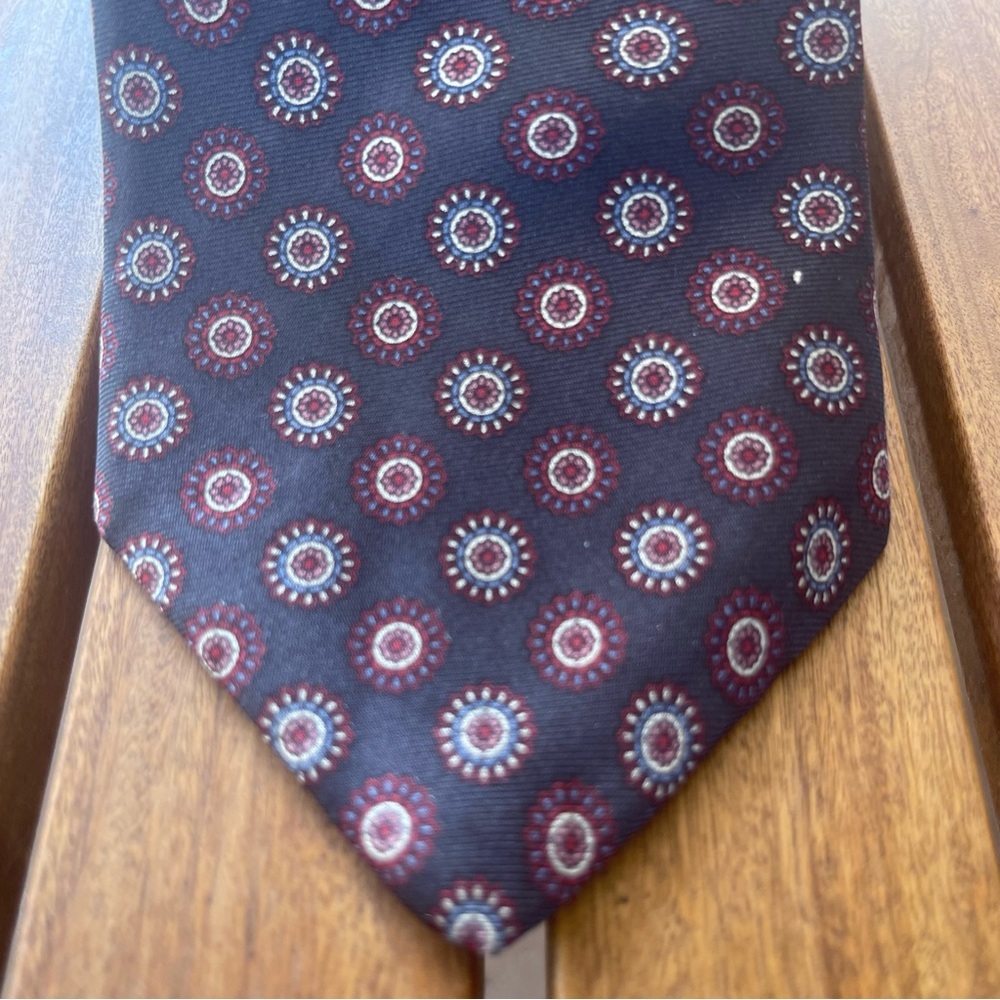 J.G. HOOK ~ Vintage Power Tie ~ Wine & Blue Medallion Print ~ 3” Width (80s era)